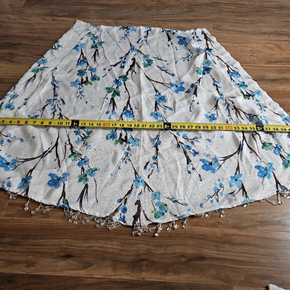 Floral Patterned curtain with Blue and Green Accents, 6 panels - Picture 2 of 5